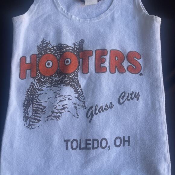 Hooters Shirt Shorts Set Womens XS White Black Glass City Toledo OH Tank Slogan - Picture 1 of 10